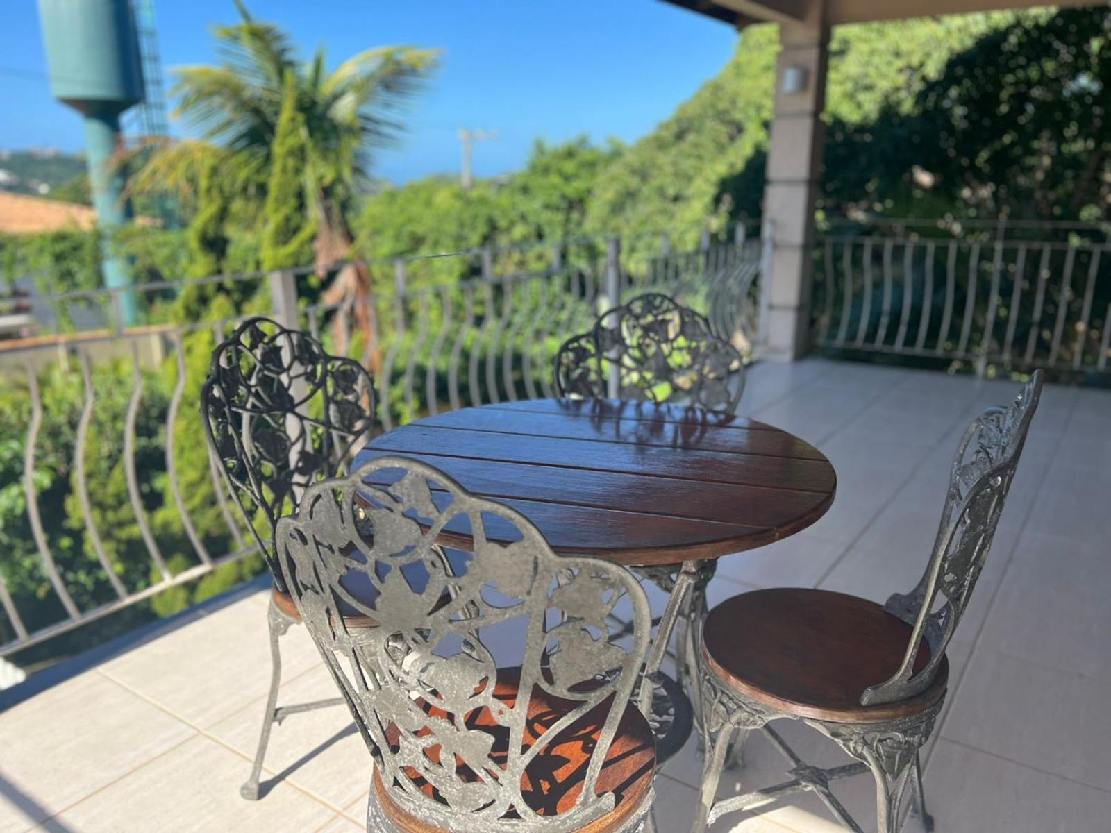 Casa Aloha - Ferradura Guest house *